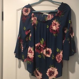 Vici off shoulder  top Sz M